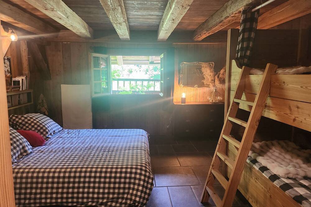 Isolated chalet in the heart of nature, forest, river... in Thônes, Annecy region