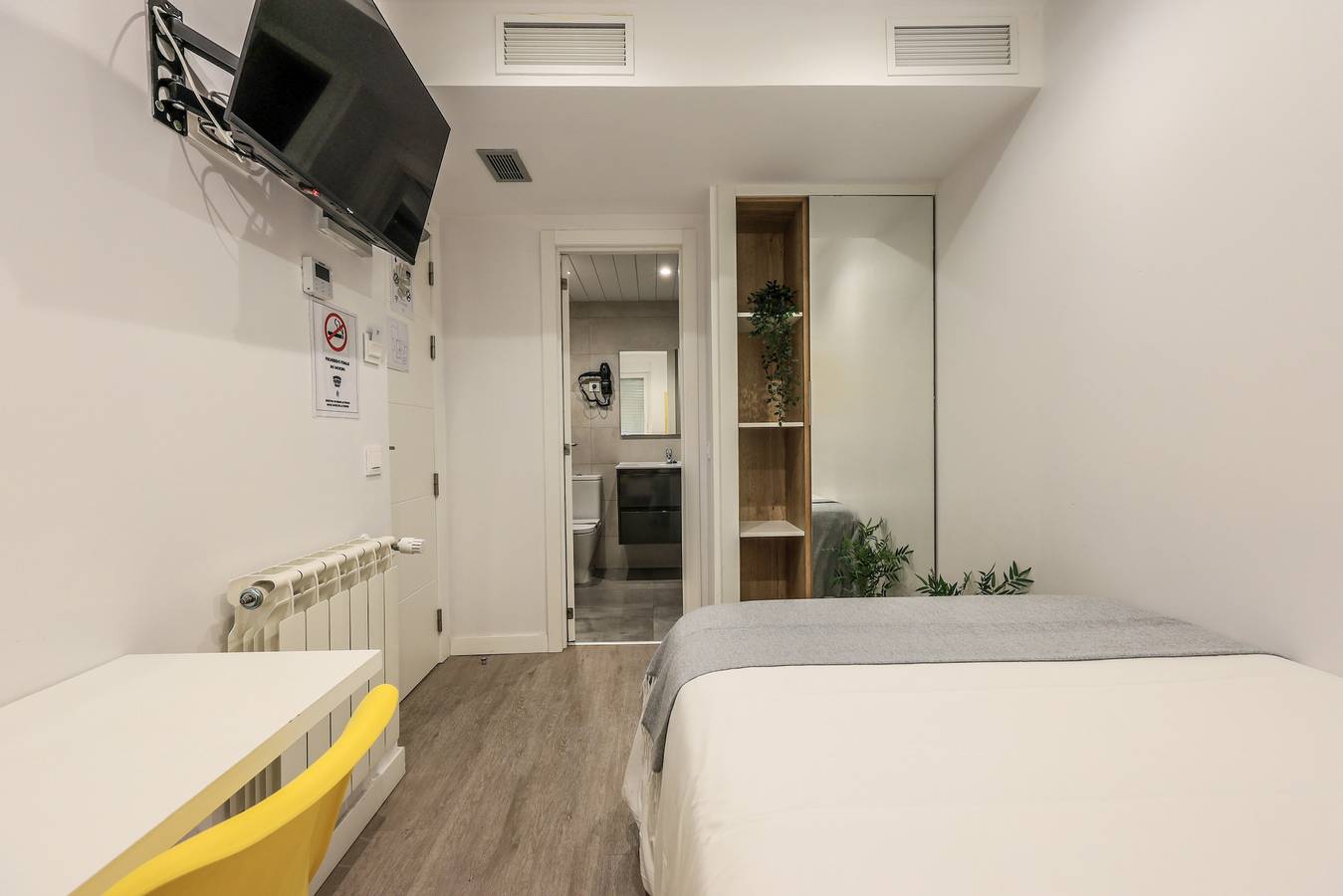 Apartamento vacacional entero, Espectacular habitación doble con gimnasio B121  in Chamberí (Madrid), Madrid