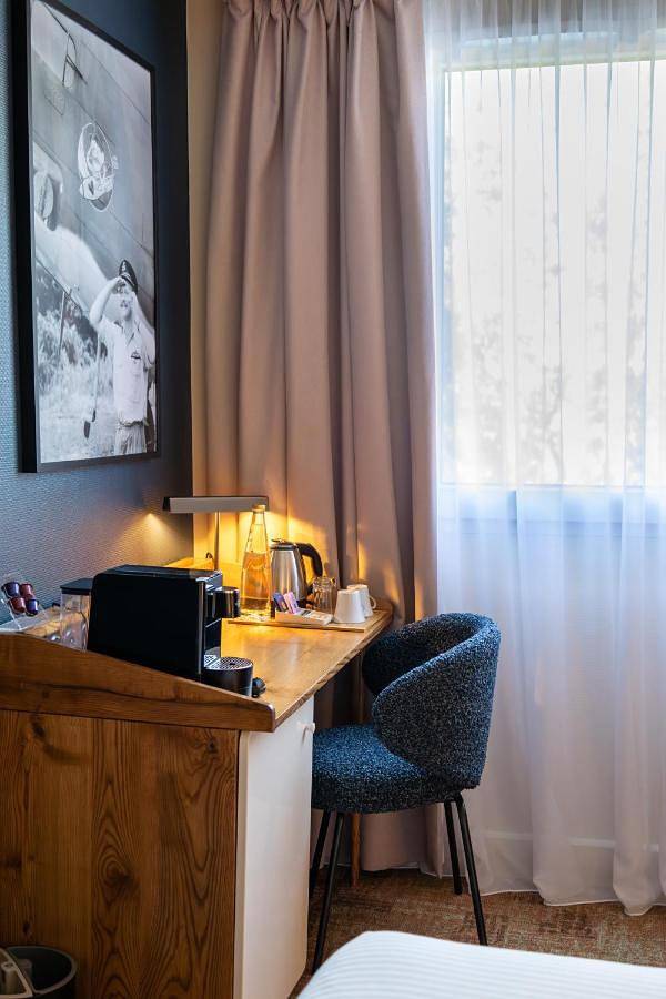 Hôtel pour 2 personnes, avec terrasse, animaux acceptés à Roissy-en-France - 2