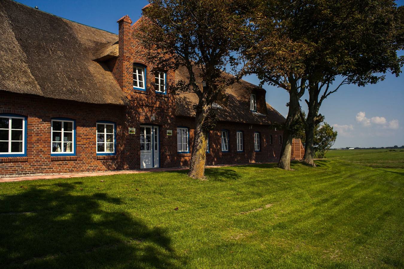 Entire apartment, Apartment "Seegarden" with Private Terrace, Shared Garden, and Wi-Fi in Pellworm, Nordseeküste