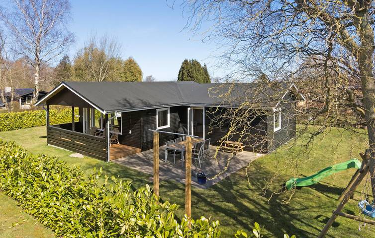 Ferienhaus für 6 Personen, mit Terrasse und Garten - 1