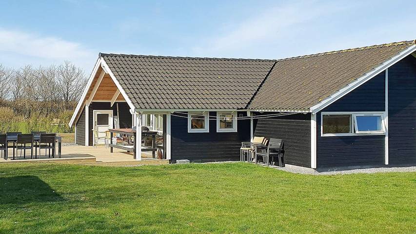 Ferienhaus für 7 Personen, mit Garten und Whirlpool in Sydals