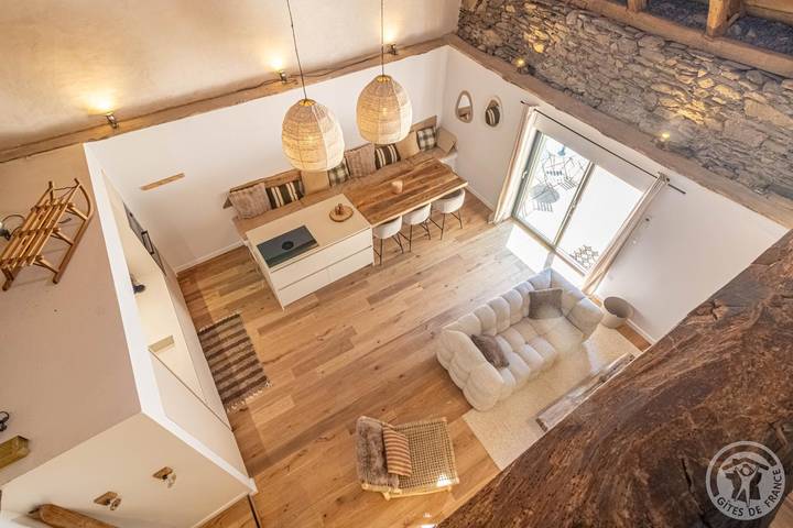 Gîte pour 8 personnes, avec terrasse à Génos - 4