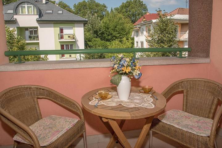 Ferienwohnung für 4 Personen, mit Balkon in Heviz - 2