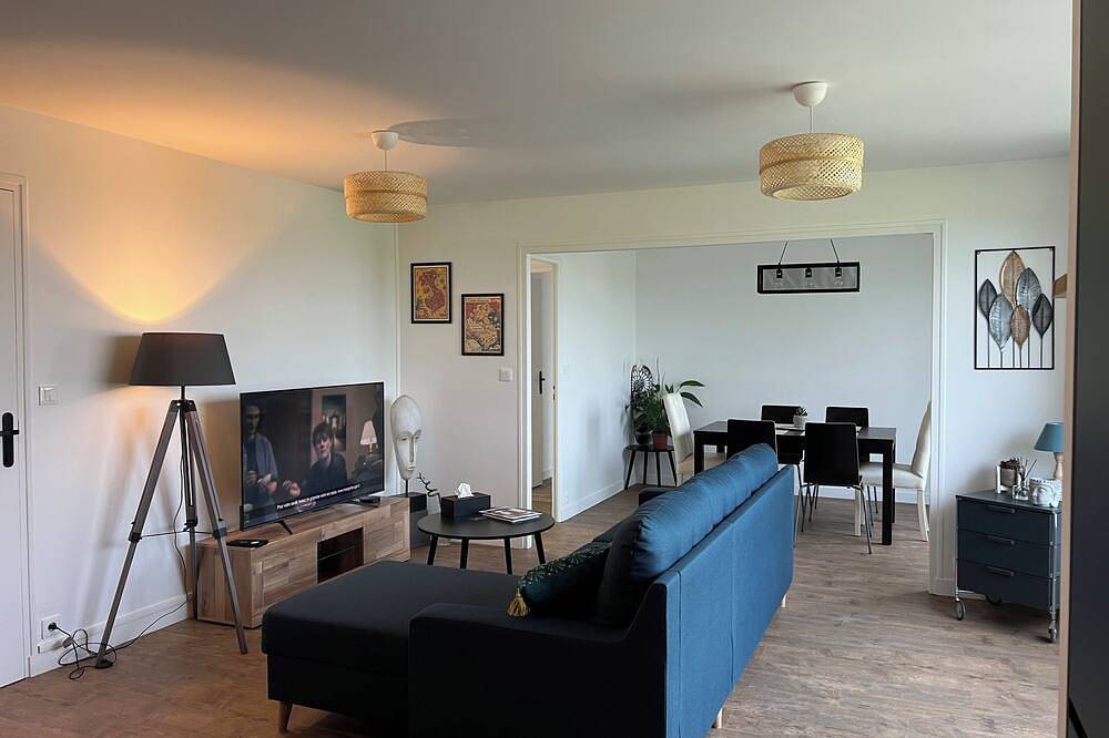 Appartement entier, Appartement calme et ensoleillé refait à neuf, à 7 km du Mont Saint-Michel. in Pontorson, Région d'Avranches