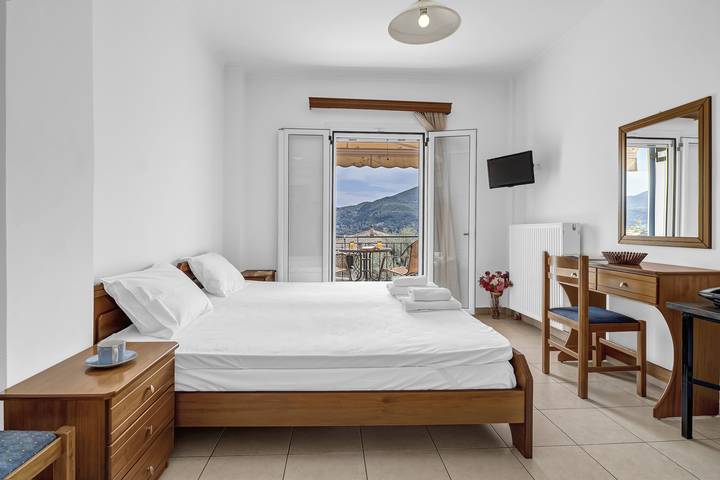 Gîte pour 2 personnes, avec balcon et jardin à Leucade - 3