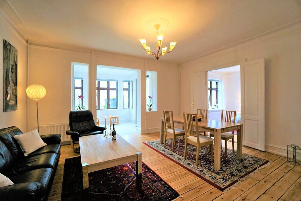 Ganze Wohnung, Meerblick-Apartment im Herzen von Stege in Stege, Schwedische Ostsee