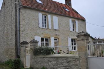 Gîte pour 6 personnes, avec jardin à Longues-sur-Mer
