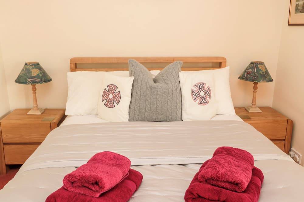 Simonside Apartment, romantic, character holiday cottage in Rothbury in Rothbury, Northumberland National Park