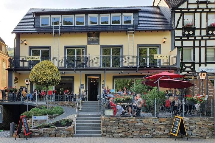 Ferienwohnung für 9 Personen, mit Ausblick und Balkon - 1
