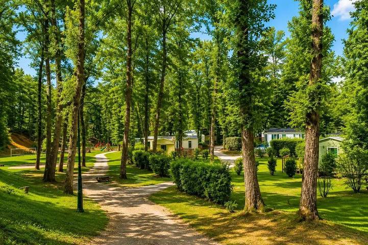 Location de vacances pour 6 personnes, avec piscine et jardin, animaux acceptés à Saint-Chéron