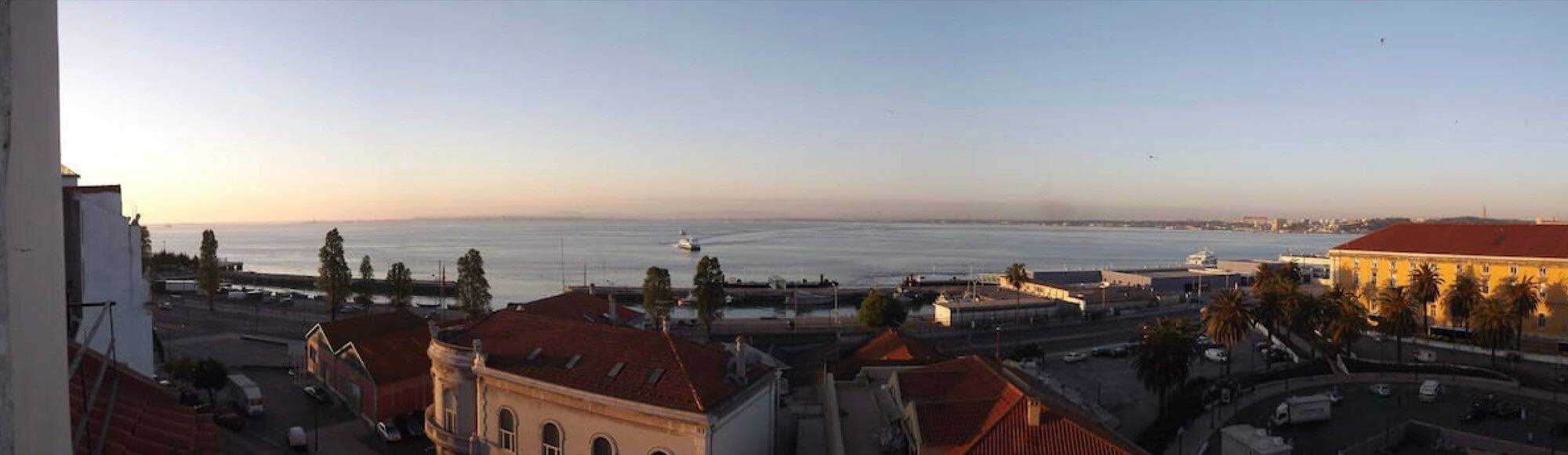 Ganze Wohnung, Apartment 'Alfama Com Vista Rio' mit Balkon, Wlan und Klimaanlage in Sé, Santa Maria Maior