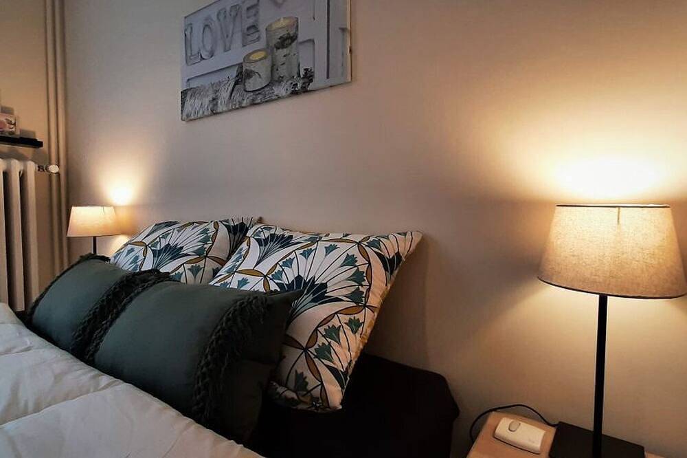 Appartement entier, Gîte 3* 'le temps d'une pause' avec piscine in Coubon, Haute-Loire