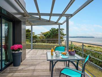 Gîte pour 6 personnes, avec terrasse dans Plage Kervel