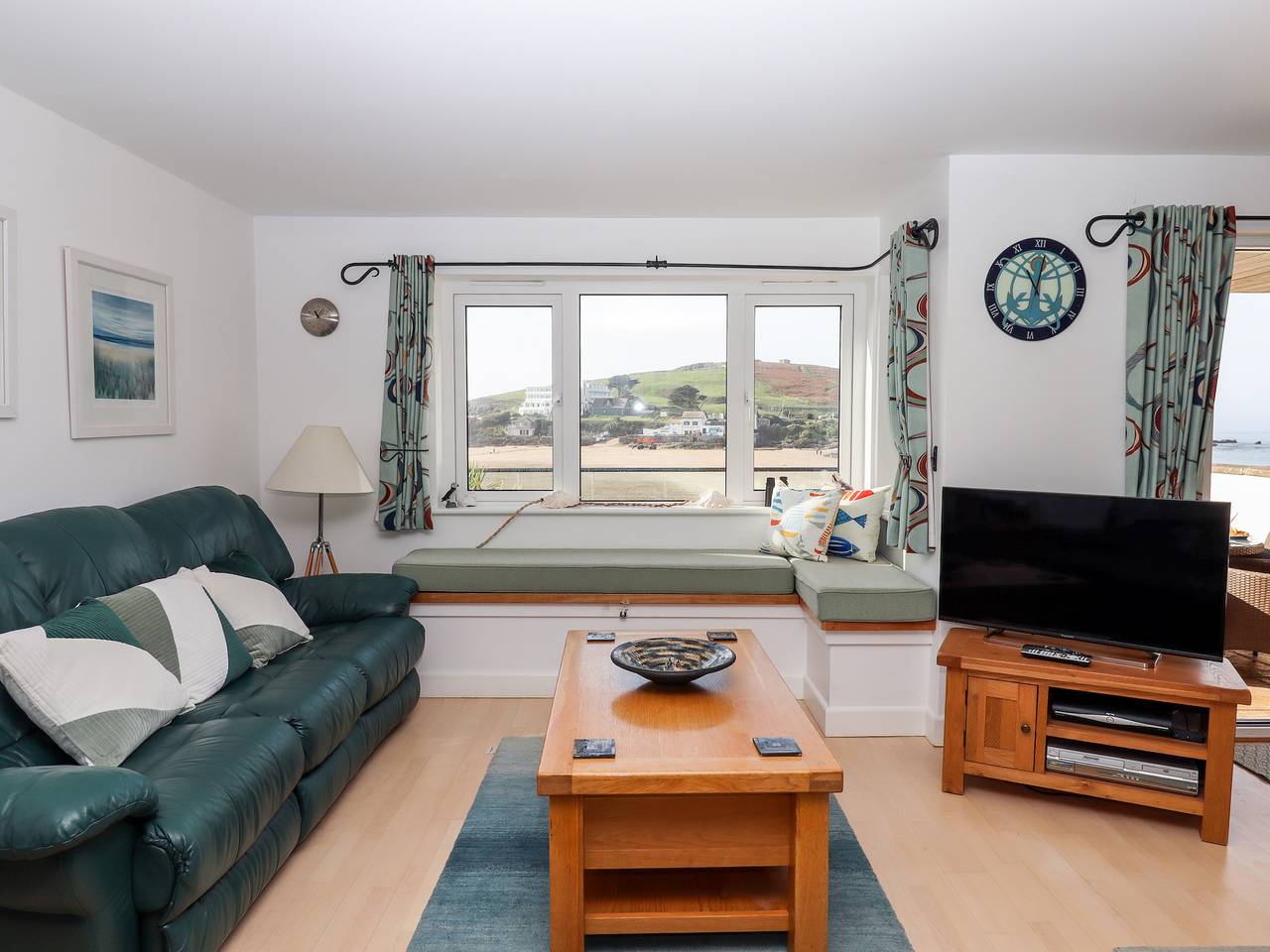 Entire apartment, 4 Burgh Island Causeway in Bigbury-on-Sea, Bigbury on Sea