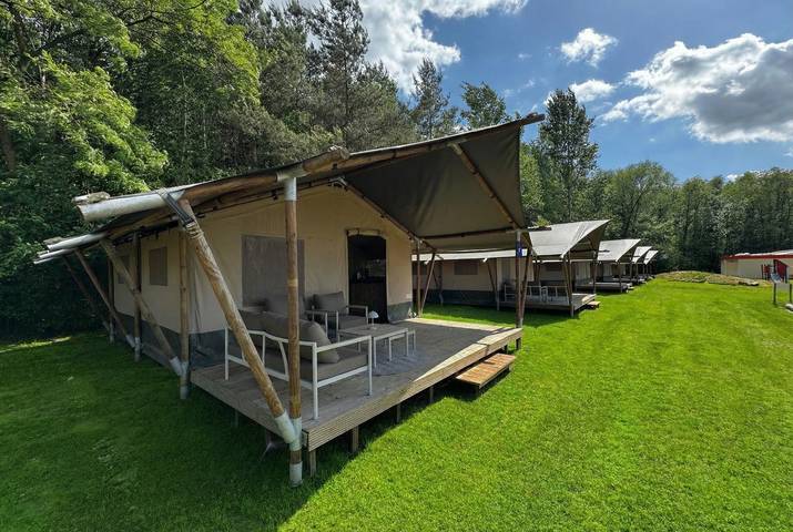 Glamping voor 6 personen, met terras en balkon/terras in Limburg