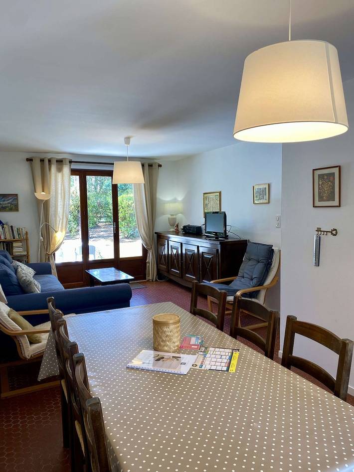 Apartamento vacacional entero, Charming house with garden in the pine forest for 6 people in Lacanau Ocean in Lacanau, Parque natural regional del Médoc