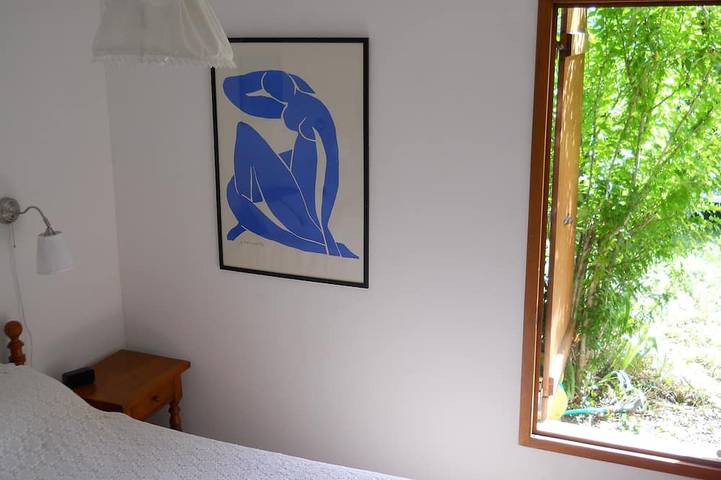 Ganze Wohnung, T3. 2 Bed Apart Private Garden, 200 m zum Strand. Fahrräder, Wäsche, Reinigung Inklusive in Saint-Jorioz, Parc naturel régional du Massif des Bauges