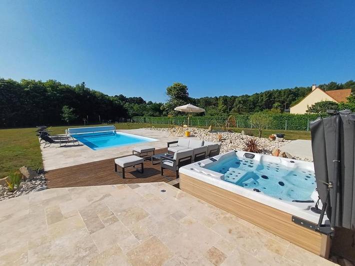 Chalet para 8 personas, con jacuzzi además de jardín y piscina - 1