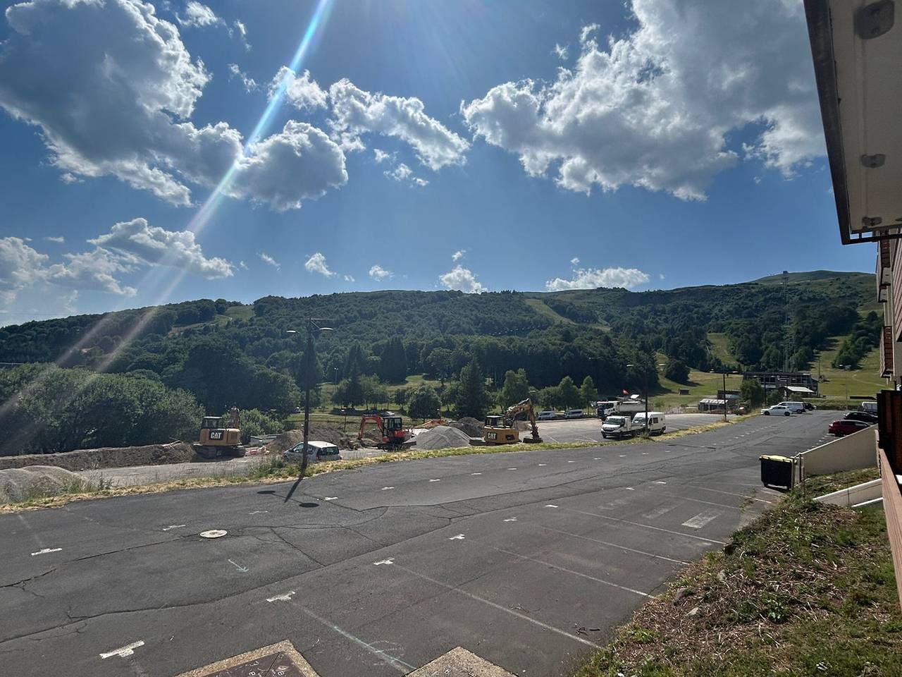 Studio entier, Studio au pied des pistes avec parking gratuit in Super Besse, Besse-et-Saint-Anastaise