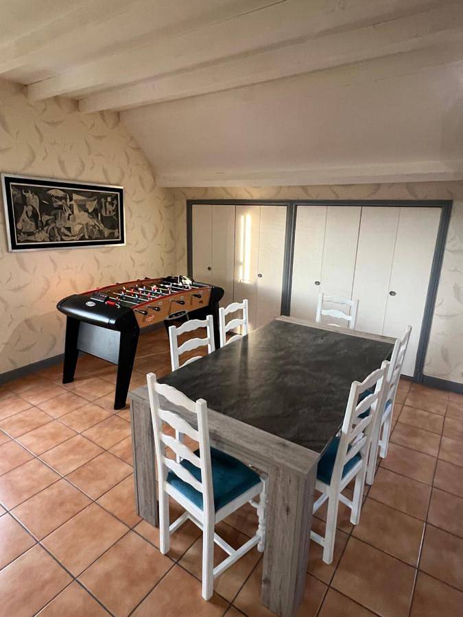 Gîte pour 6 personnes, avec vue ainsi que piscine et jardin à Rontignon - 2