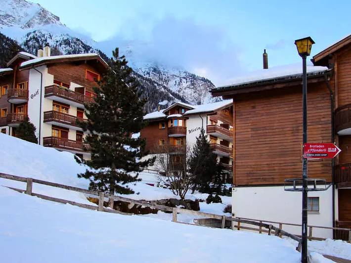 Ferienwohnung für 4 Personen, mit Terrasse und Garten in Grächen