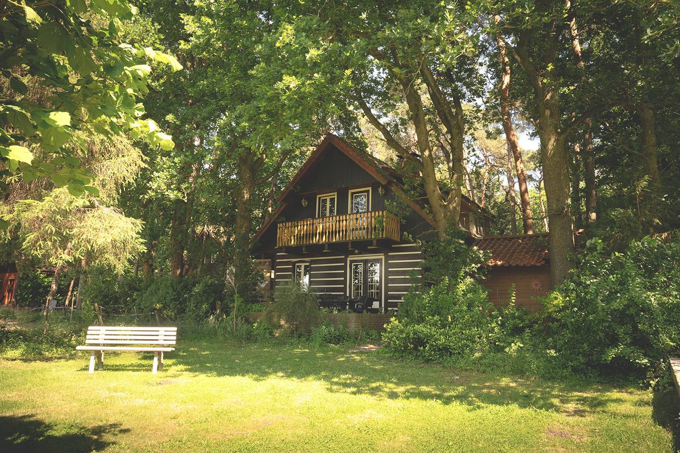 Charmantes Bungalow für 4 Personen mit Holzofen und Balkon in der Nähe von Wald und Wiese in Soest (Niederlande), Utrecht und Umgebung