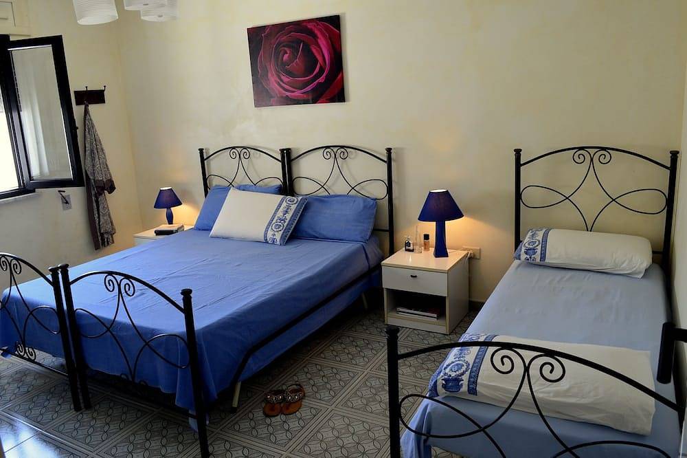 Entire apartment, Casa Baia Smeraldo100 Mt sea in Marina di San Gregorio, Patù
