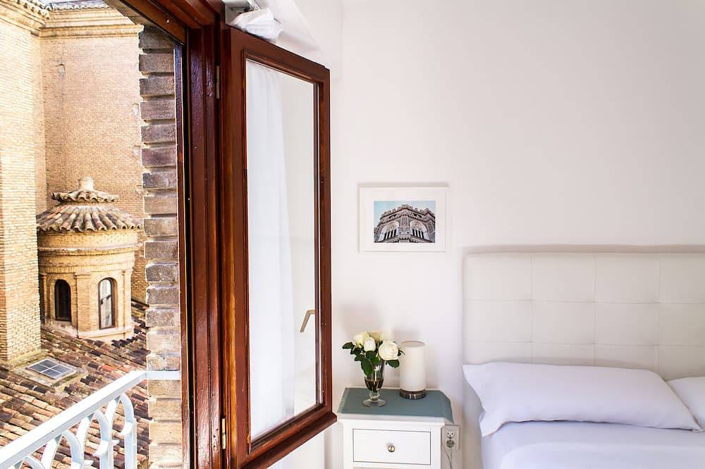 Entire apartment, Apartment with views in historical centre in Saragossa, Saragossa Province