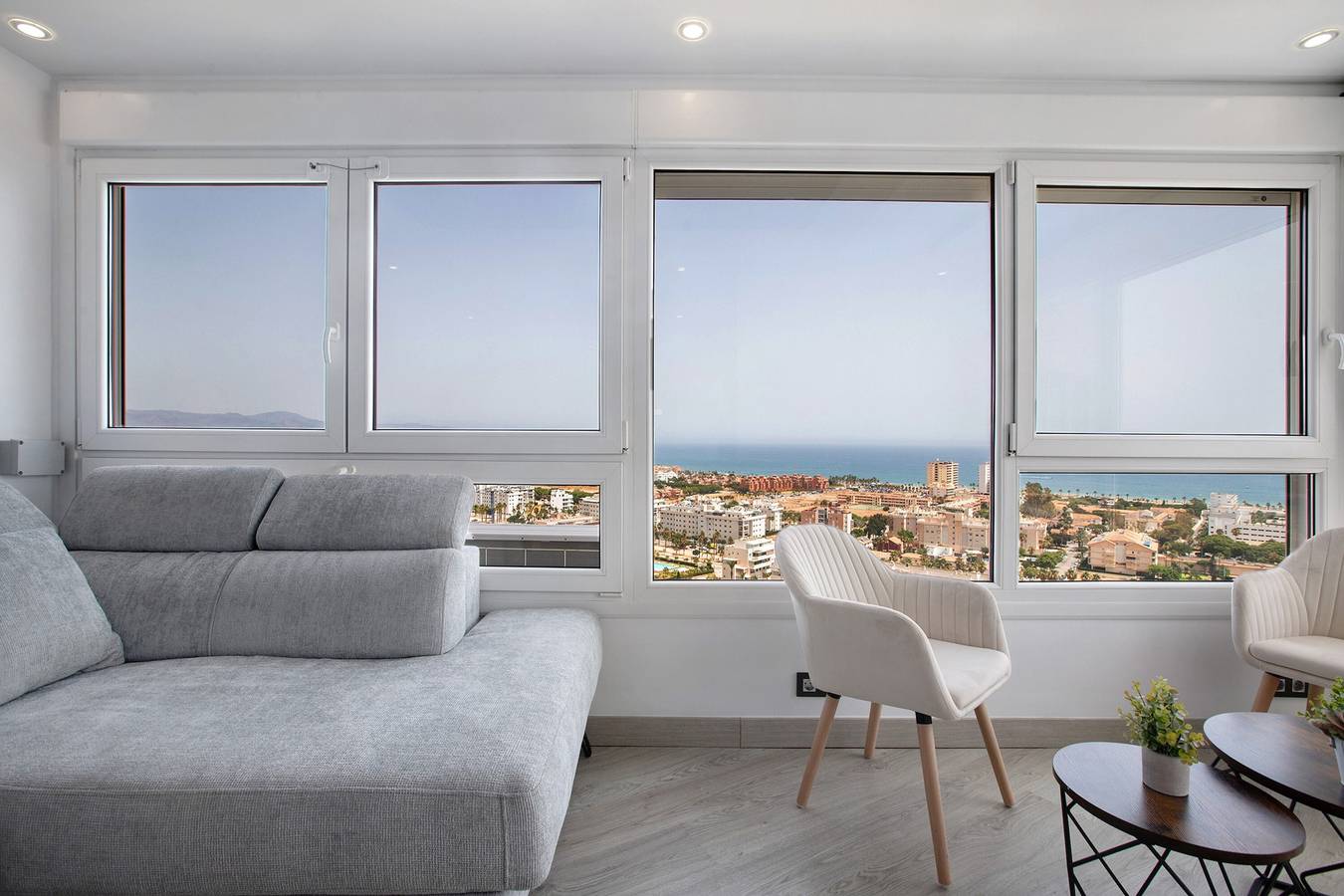 Ganze Wohnung, Apartment 'Vistas Al Mar Torremolinos' mit Meerblick, Wlan und Klimaanlage in La Colina Torremolinos, Torremolinos