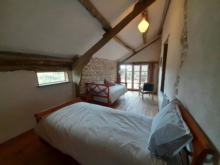 Location de vacances pour 4 personnes, avec vue et terrasse à Biollet - 2