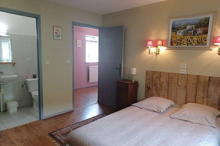 Location de vacances pour 23 personnes, avec jardin et balcon, animaux acceptés à Sermizelles - 4