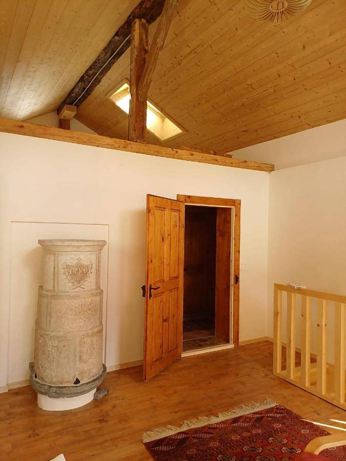 Gîte pour 6 personnes, avec jardin et vue dans Sarreyer - 4