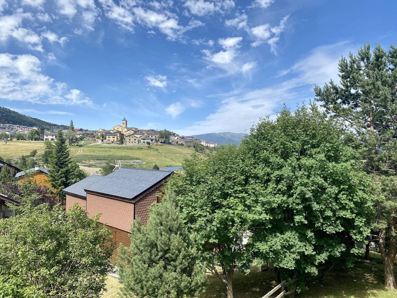 Chalet cosy 55m², 8 pers, garage, prox. pistes, animaux admis in Les Angles, Parc naturel régional des Pyrénées catalanes