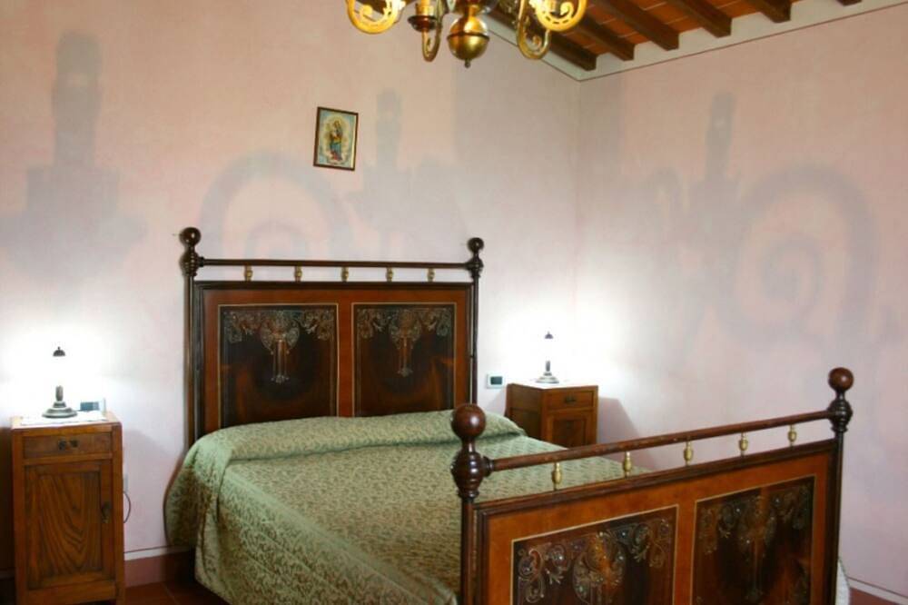 Beautiful Villa for 15. Panoramic sitting area. Pool, Tennis, table tennis, children playground, in Torrita di Siena, Siena Provinz