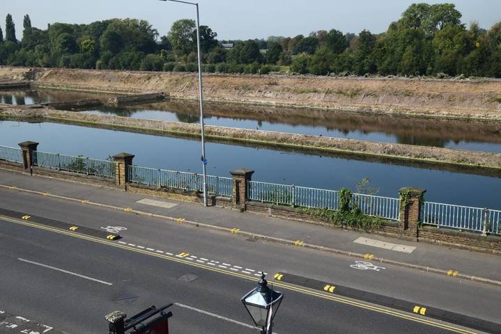 Hôtel pour 2 personnes, avec terrasse ainsi que vue et vue sur le lac dans Surbiton - 2