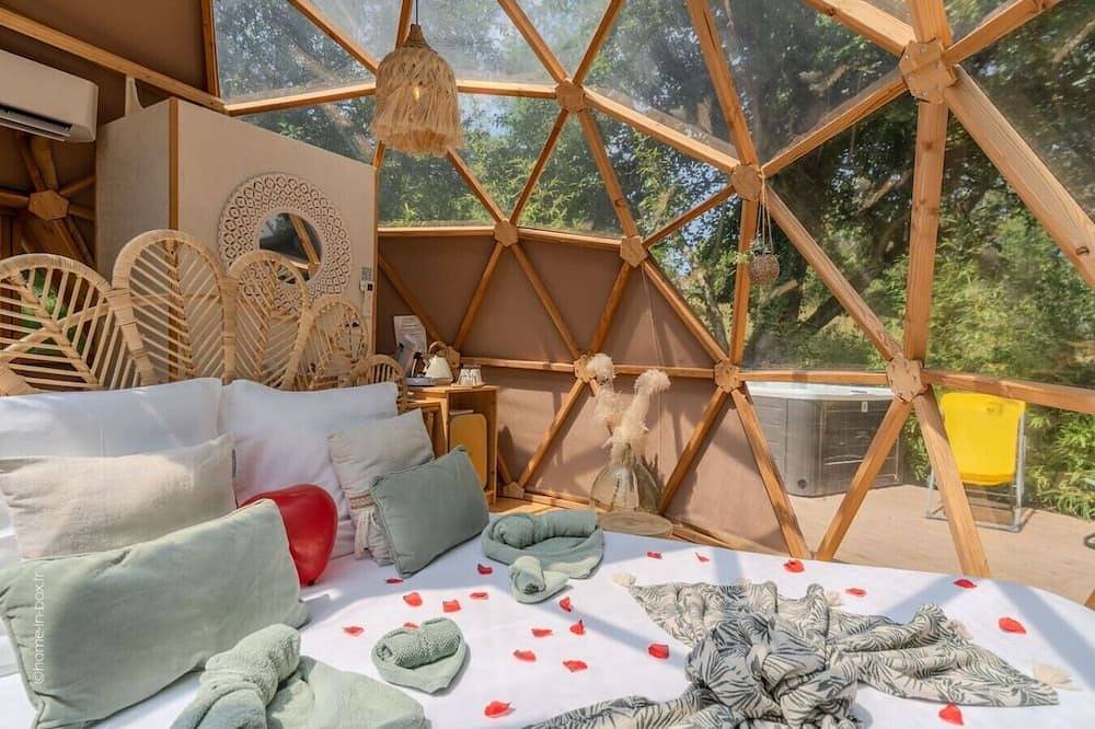 Dome with Jacuzzi 15 min from Disneyland Paris in Nanteuil-lès-Meaux, Sena y Marne