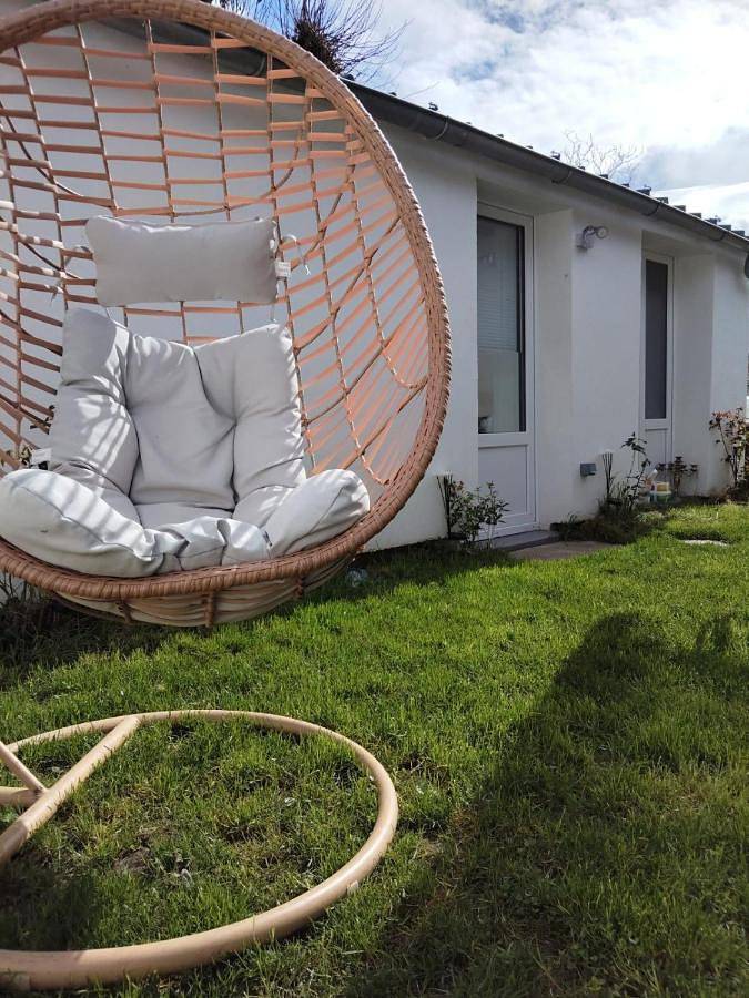 Gîte pour 4 personnes, avec jardin ainsi que piscine et jacuzzi, animaux acceptés à Creuzier-le-Vieux