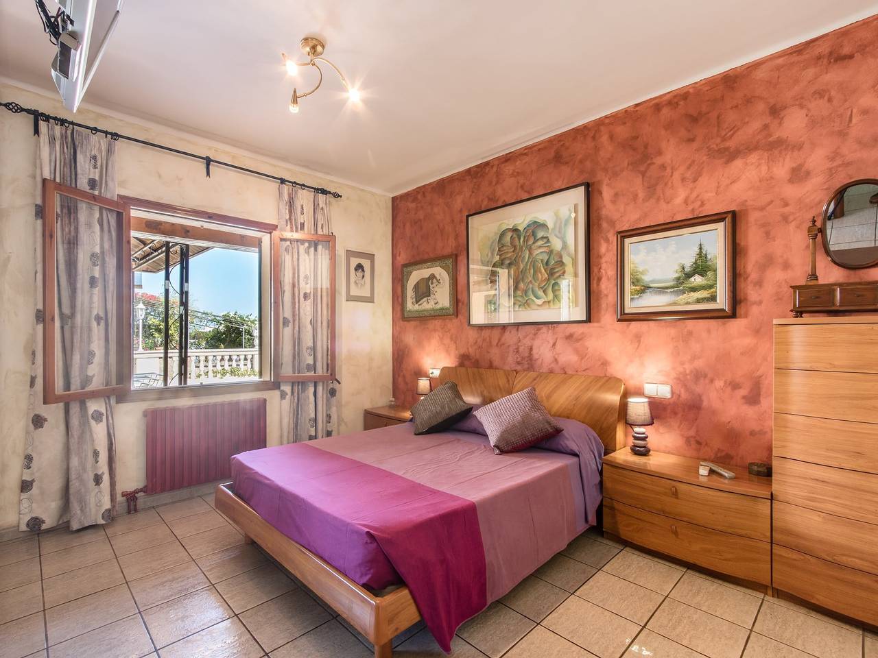Beautiful villa at the heart of Playa de Palma in Can Pastilla, Palma