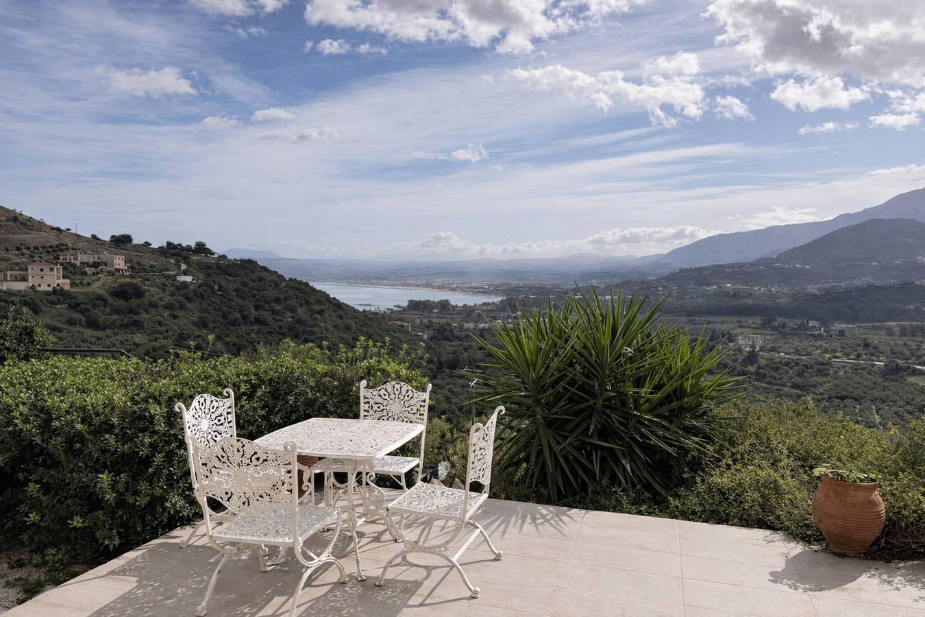 Geheel appartement, Sea to Summit Terrace 2Bd 1Ba 7mn to Georgioupoli in Georgioupoli, Chania en omgeving