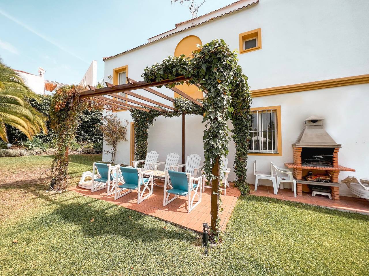 Nice Villa in Nueva Andalucia with Mountain View, Pool, Wi-Fi, A/C, Terraces & Garden in Nueva Andalucia Golf Valley, Marbella