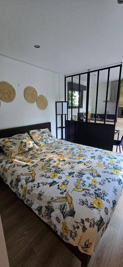 Loft de jardin le 8 in Locminé, Région de Pontivy