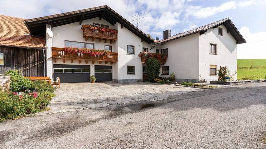Ferienwohnung für 6 Personen, mit Garten und Balkon in Sonnen