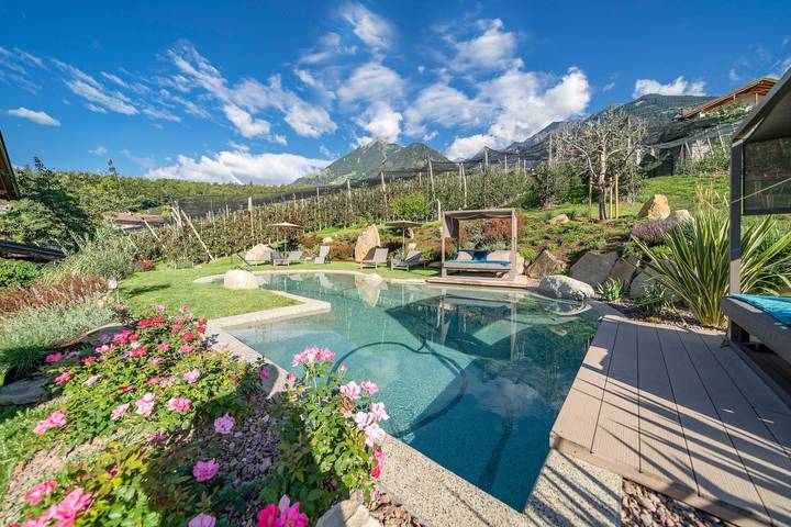 Appartamento intero, Appartamento "Feldhof Apfeltraum" con piscina di acqua salata, prato panoramico e balcone in Caines, Val Passiria