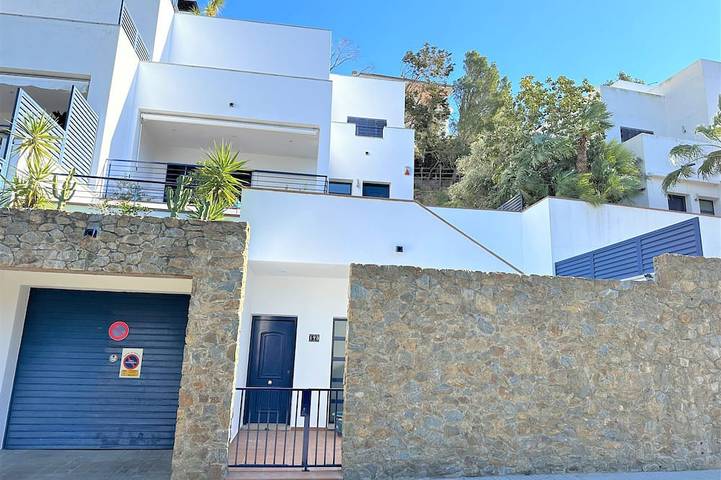 Chalet pour 6 personnes, avec terrasse et jardin, animaux acceptés à Roses