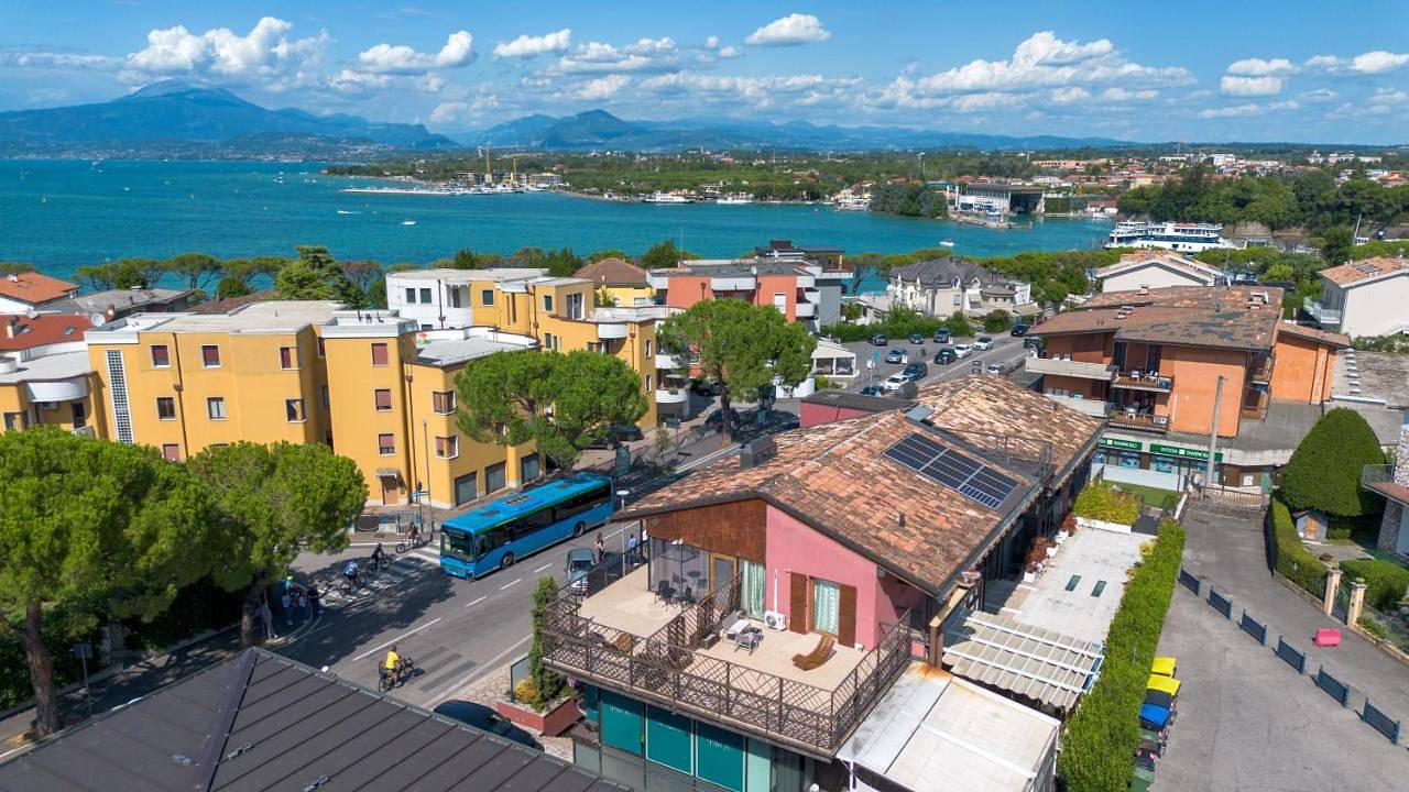 La Terrazza sul Lago in Peschiera del Garda, Gardasee-Berge