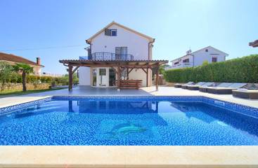 Villa für 9 Personen, mit Pool und Garten auf Krk