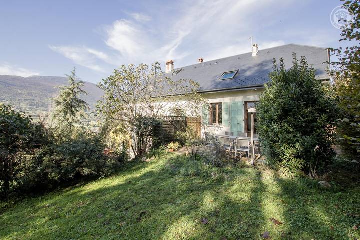 Gîte pour 8 personnes, avec Terrasse et Jardin