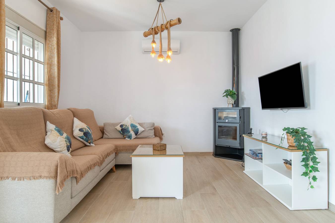 Casa vacacional 'Canario' con jardín privado y Wi-Fi in Playa El Palmar, Vejer de la Frontera