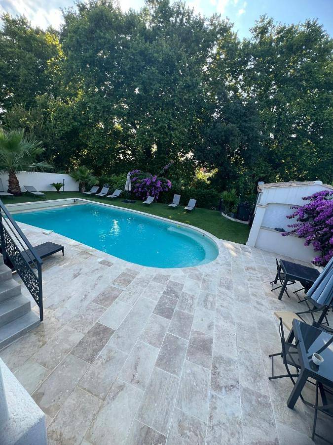 Appartement de vacances pour 6 personnes, avec piscine et jardin